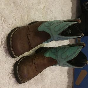 Women's cowgirl boots